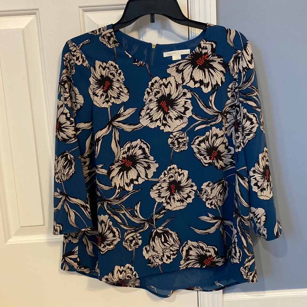 Medium - cooper and Ella top- great material - quality